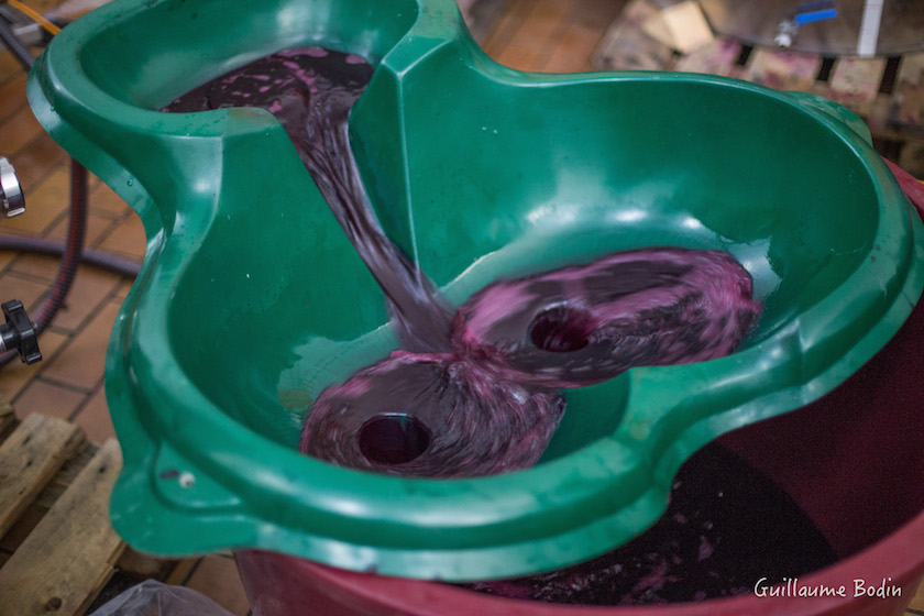 Aerating wine with a biodynamic flow form